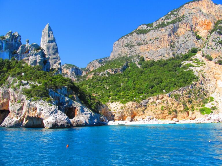 sardinia, goloritz, rock needle-516860.jpg